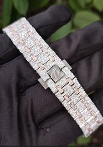 Reloj de hombre estilo hip hop, completamente cubierto de moissanita, en acero inoxidable con esfera numérica árabe. - Product Image 4