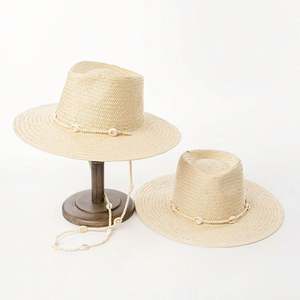 Chapeau de soleil d'été pour femme, chapeau de plage tendance avec chaîne de coquillages, chapeau en paille de papier - Product Image 1