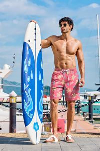 Short de bain pour hommes, imprimé dégradé, taille élastique avec cordon de serrage, pour la plage, l'été, les vacances, coloré, léger, haut de gamme - Product Image 3