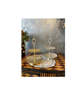 Soporte de pastel de metal blanco para decoración de cocina de granja con placa extraíble y diseño de borde de encaje intrincado - Product Image 6