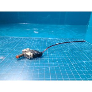 Vanne solénoïde à commande directe SMC 10-VQ110-5M0-M5, utilisée comme pièce détachée pour équipement semi-conducteur Legacy - Product Image 2