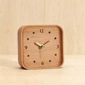 Horloge de bureau minimaliste en bois avec mouvement à quartz, fonctionnant sur piles, design circulaire, cadran blanc, chiffres noirs - Product Image 3