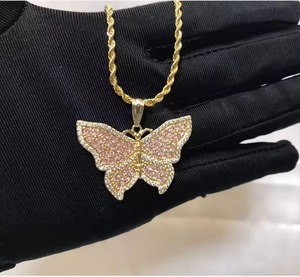 Collier personnalisé avec pendentif en forme de papillon Nugget Rollie, en acier inoxydable plaqué or, design classique de dessin animé - Product Image 2
