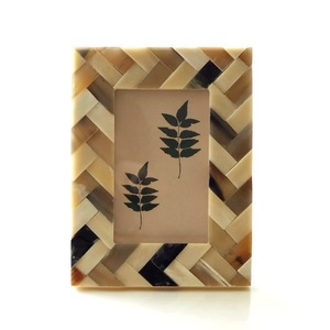 Cadre photo indien de haute qualité // Décorations et articles cadeaux en MDF avec incrustation de corne et résine, couleurs personnalisées, fabriqués en résine - Product Image 1