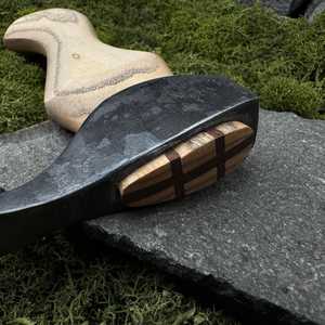 Lame en acier carbone forgée à la main, manche en bois de frêne, étui en cuir - Product Image 6
