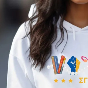 Sudadera con capucha blanca nueva para mujer, con estampado gráfico de hermandad griega, estilo pullover, con mensaje electoral, personalizada para el campus - Product Image 6