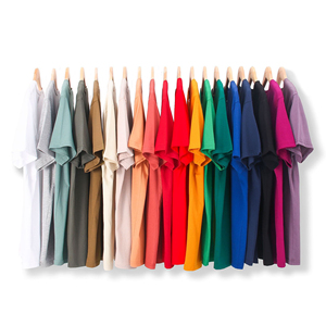 เสื้อผ้าผู้ชายคลาสสิคพรีเมียมสำหรับฤดูร้อน แห้งเร็ว ระบายอากาศดี เป็นมิตรกับสิ่งแวดล้อม ผ้าฝ้ายหนา 250 กรัม ป้องกันรอยยับ แขนสั้น แบบสั่งทำ - Product Image 1