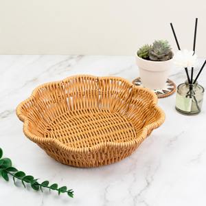 Plateau de service en rotin à bords festonnés en forme de fleur, idéal pour la présentation sur table basse, la décoration de table et l'organisation de la coiffeuse, vente en gros depuis l'Inde - Product Image 1