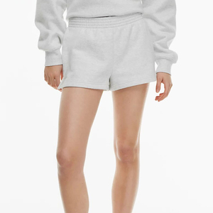 Shorts en molleton de coton épais personnalisables avec logo pour femme – Coupe ample, taille haute, style streetwear, idéal pour la gym et la détente - Product Image 1