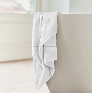 Serviette de bain 100% coton 400 GSM, naturelle, antibactérienne et douce, avec logo imprimé, pour usage hospitalier - Product Image 2