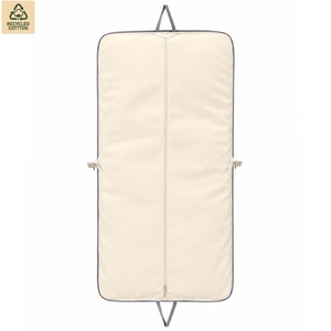 Housse de costume pliable pleine longueur en toile ND 245 GSM 65x140x10 cm avec fermeture éclair et poignée, logo personnalisé, fabricant en gros - Product Image 4