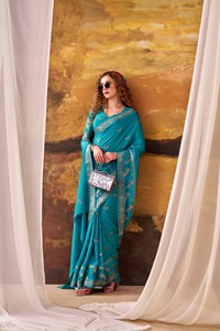 Collection de saris en crêpe de soie de qualité supérieure pour femmes, parfaits pour les occasions spéciales - Product Image 2