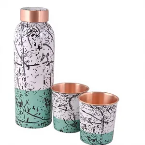 Ensemble de bouteilles d'eau en cuivre pur en gros, deux verres en cuivre imprimés, motif floral de lotus, bienfaits ayurvédiques pour la santé - Product Image 2