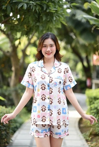 Ensemble pyjama imprimé singe pour femme, haut à manches courtes, coupe confortable, pour séance photo en extérieur - Product Image 1