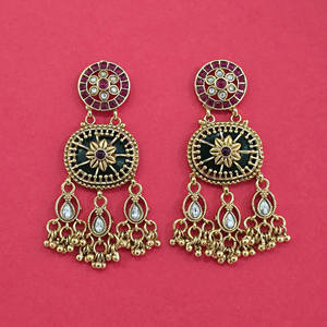 Mayoristas de Joyería Artesanal en India, Pendientes de Estilo Antiguo con Baño de Oro Mate 231447 - Product Image 2
