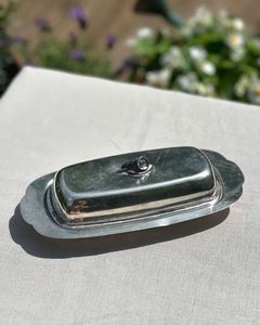 Beurrier en laiton plaqué argent pour une esthétique de cuisine épurée et une option pratique de service du beurre - Product Image 6