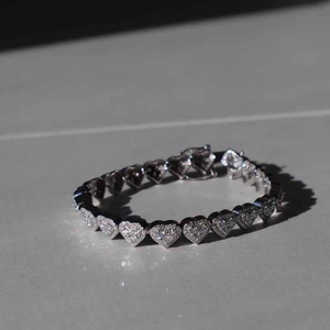 Pulsera de tenis de moissanita con corazón, elegante pulsera de plata con piedras de corazón brillantes, joyería de lujo de moda, regalo llamativo para mujer - Product Image 1