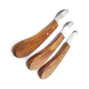Couteau à sabots de haute qualité avec lame à grande boucle, instruments vétérinaires pour animaux, outils de fermeur à manche en bois, soins médicaux pour animaux - Product Image 1