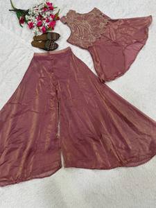 Ensemble Salwar Kameez de Luxe 2026 à Col Halter pour Soirée, en Soie Scintillante, Style Indo-Occidental, Tendance Fusion Ethnique Bollywood - Product Image 6