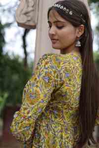 Vestido largo indio hecho a mano de algodón con estampado floral para mujer, elegante vestido de fiesta, regalo de novia personalizado para ella en venta - Product Image 3