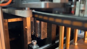Machine de soufflage par injection PET Aim Technologies avec moteur PLC et engrenages - Haute productivité automatique - Product Image 6