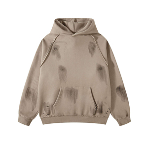 Sudadera con capucha personalizada de manga raglán con efecto desgastado, 100% algodón, de alto gramaje, para uso casual y urbano, unisex. - Product Image 1
