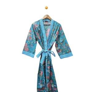 Robe kimono légère pour femme en coton à imprimé floral bleu, respirante, écologique, pour l'été, avec poches plaquées, durable et lavable - Product Image 5
