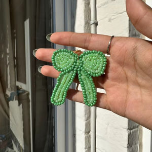 Breloques en perles de rocaille à motifs football pour le jour du match, breloques étoiles personnalisées mignonnes pour usage quotidien, cadeau pour fille, nouveau style tendance pour la création de bijoux perlés - Product Image 1