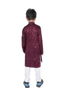 Conjunto de Kurta para Niños, Rojo, Rayón, Ropa Étnica, Bordado con Lentejuelas, Manga Larga, Traje Tradicional Pakistaní para Bodas, Largo hasta la Rodilla, Corte Regular - Product Image 2