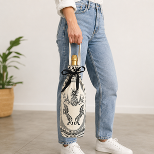 Sac cadeau pour bouteille de vin en coton non laminé 220 GSM avec fermeture à cordon 15,5x32x6 cm, logo personnalisé, emballage imprimé en gros - Product Image 6