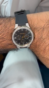 Montre chronographe noire de luxe pour homme avec lunette en strass et bracelet en silicone - Product Image 5