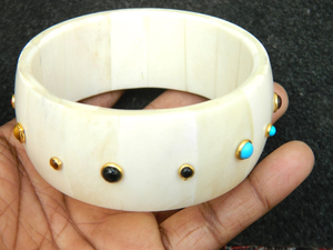 Bracelets ronds en mosaïque d'os faits à la main, écologiques et luxueux pour femmes, base en laiton, design personnalisé, finition antique PERFECT ENTERPRISES - Product Image 5