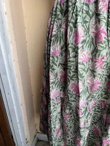 Bloque de mano Impreso Algodón indio Vestido largo Cuello cuadrado Patrón floral Estilo casual Correa ajustable Vestido sin mangas - Product Image 4