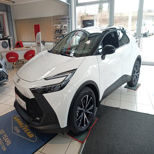 Toyota C-HR 20, SUV hybride rechargeable, véhicule crossover à longue autonomie avec assistance électrique - Product Image 2