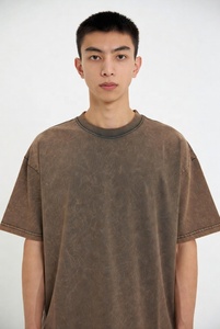 เสื้อยืดโอเวอร์ไซส์ทรงหลวม ล้างสีแบบแอซิดวอช พิมพ์ลายและปักโลโก้แบบกำหนดเองคุณภาพสูง - Product Image 3