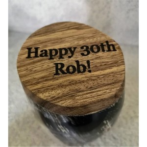 Vente en gros de mugs en corne naturelle, écologiques, fabriqués à la main, style médiéval viking, pour la bière, comme verres à boire, chopes à bière ou steins à bière - Product Image 5