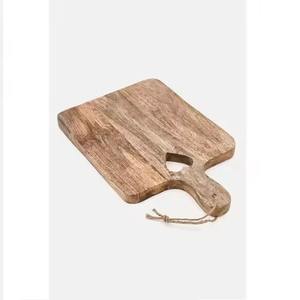 Planche à découper en bois massif Artisan Select pour la préparation des aliments - Product Image 1