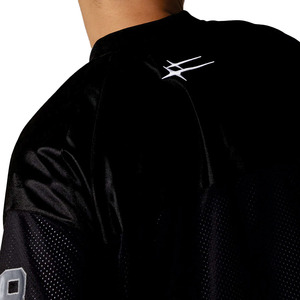 เสื้อเจอร์ซีย์อเมริกันฟุตบอลทรงหลวมแบบตาข่าย OEM สไตล์สตรีทแวร์โอเวอร์ไซส์ สีดำ สำหรับทีมกีฬา รับผลิตเสื้อผ้าพร้อมโลโก้ตามสั่ง - Product Image 4