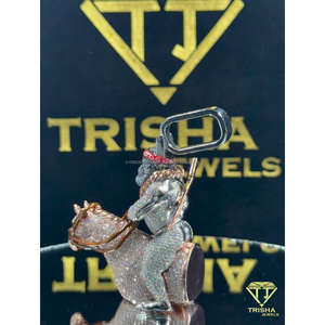 Pendentif Buste de Motard Personnalisé Fait Main, Sertie de Diamants Moissanite VVS en Argent Sterling 925, Bijoux Hip Hop - Product Image 4