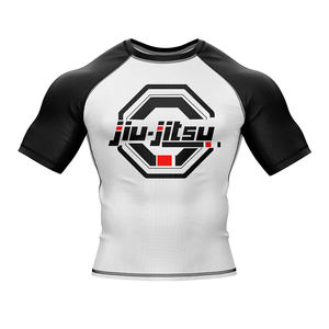 เสื้อแรชการ์ดแขนสั้นผู้ชาย TYGR ระบายอากาศได้ดี น้ำหนัก 220 กรัม เสื้อคอมเพรสชั่นสำหรับออกกำลังกาย แห้งเร็ว ผลิตจากผ้าสแปนเด็กซ์/โพลีเอสเตอร์ เสื้อกีฬาแบบสวมใส่ด้านหน้า - Product Image 4