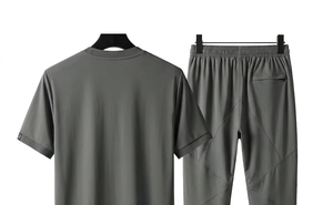 Ensemble de survêtement d'été pour homme, col en V, manches courtes, couleur unie, léger, respirant, pantalon décontracté avec cordon de serrage - Product Image 4