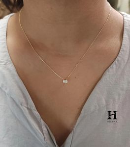 Collier pendentif solitaire minimaliste en diamant, collier délicat en or 14K/18K pour femmes - Product Image 4