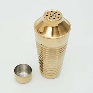 Coctelera de Acero Inoxidable para Bartenders Profesionales y Uso en el Hogar, Diseño Antiderrames de Fácil Agarre para una Mezcla Perfecta de Bebidas - Product Image 2