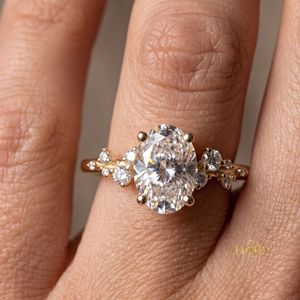 Bagues de luxe personnalisées en diamant, argent S925 plaqué or 18 carats, 1 carat CVD HPHT, ovales, cultivées en laboratoire, certifiées IGI, coupe excellente, unisexe - Product Image 1