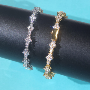 Pulsera de tenis con incrustaciones de diamantes, estilo oro y plata, joyería de lujo, elegante accesorio de moda para mujer para fiestas y bodas - Product Image 1