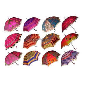 Parapluies de mariage en bois du Rajasthan de Shobha Jain Impex pour la décoration, en provenance de Delhi, Inde - Product Image 1