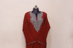 Kurta Roja de Cachemira para Niñas, Hecha a Mano, con Bordado Paisley, Cuello en V, Manga Corta, Estilo Modesto Básico para Uso Diario, Estilo India-Pakistán - Product Image 2