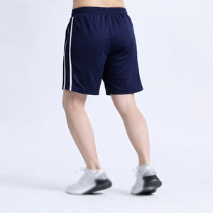 Shorts de sport décontractés pour hommes à rayures latérales, taille élastique, en polyester, pour la gym, personnalisables en gros, séchage rapide MOE - Product Image 2