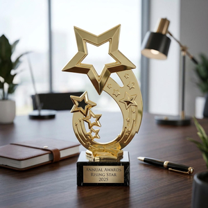 Trophée étoile avec base en bois – Trophée personnalisé pour événements sportifs, scolaires, d'entreprise, cérémonies de récompenses et d'hommages - Product Image 2