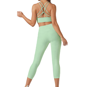 Conjunto de sujetador deportivo de yoga sin costuras verde menta para mujer, espalda cruzada, cuello redondo, soporte medio, ropa deportiva para fitness y entrenamiento - Product Image 2